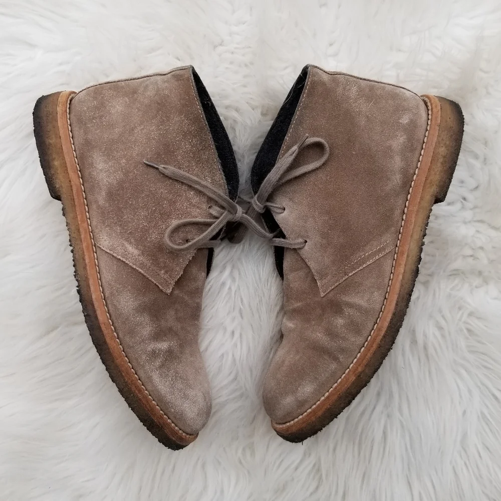 Vince Benson Suede Chukka Boot Taupe